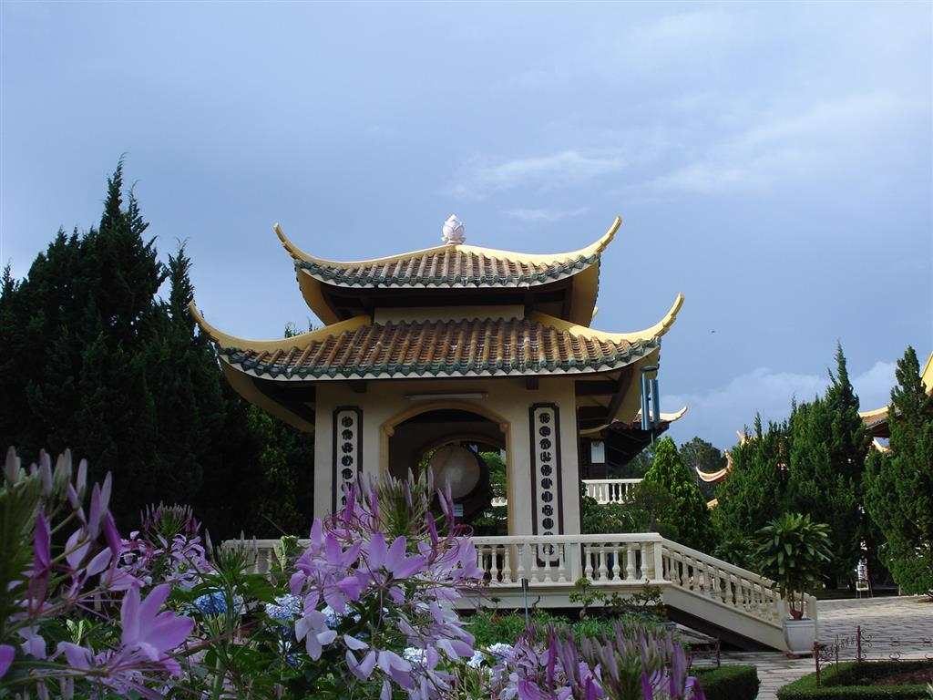 Thiền Viện Trúc Lâm - Khám phá vẻ đẹp cổ kính, tựa chốn bồng lai giữa thành phố ngàn thông 3