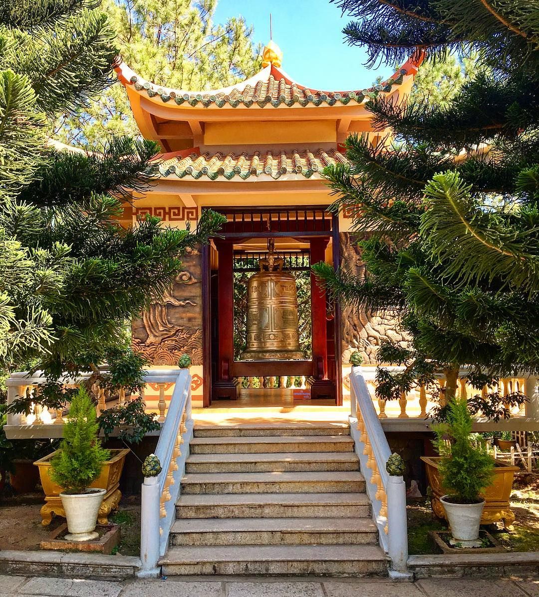 Thiền Viện Trúc Lâm - Khám phá vẻ đẹp cổ kính, tựa chốn bồng lai giữa thành phố ngàn thông 9