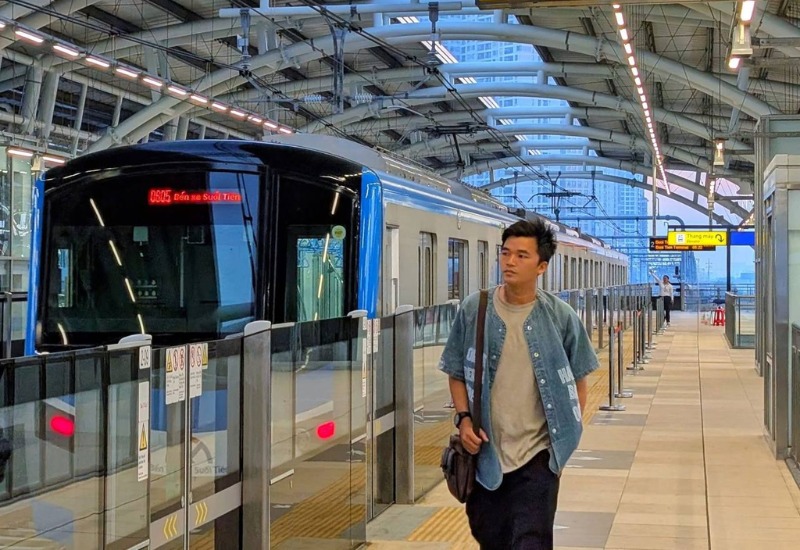 Loạt góc check-in cực điện ảnh tại metro Bến Thành Suối Tiên 30