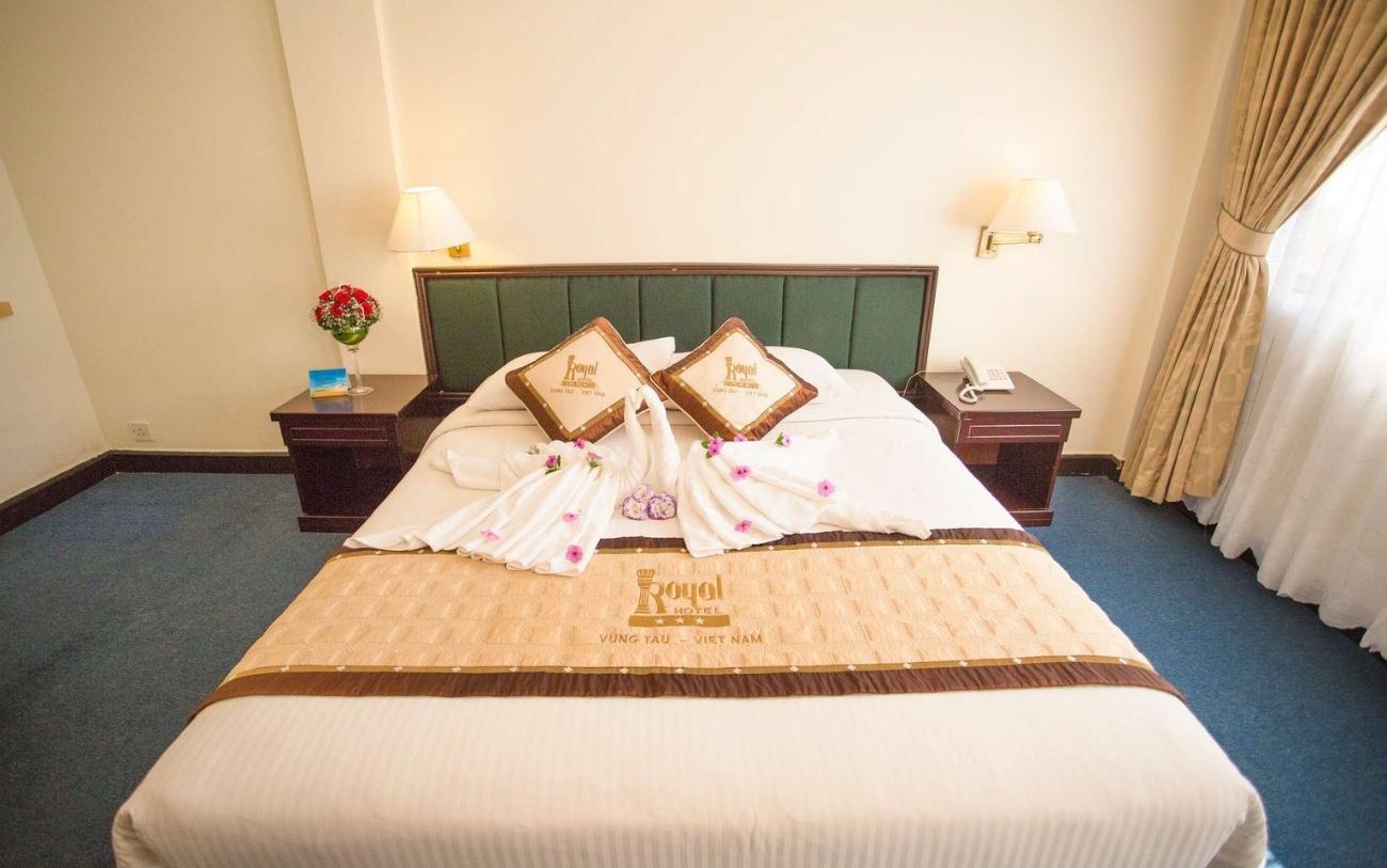 Không gian sang trọng chuẩn 3 sao của Royal Hotel 5