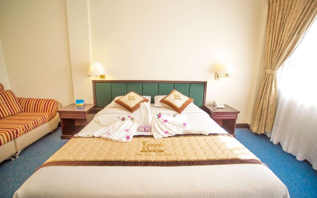 Không gian sang trọng chuẩn 3 sao của Royal Hotel 6