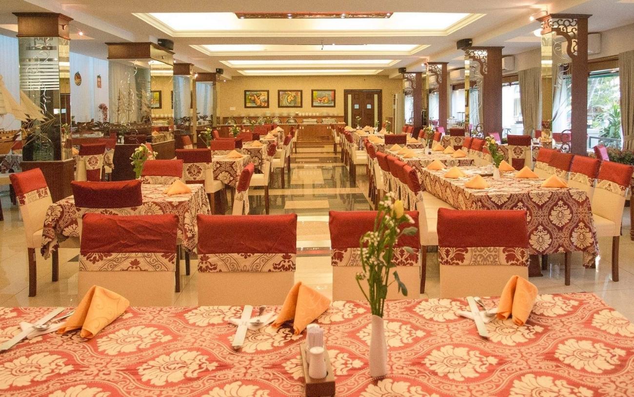 Không gian sang trọng chuẩn 3 sao của Royal Hotel 9