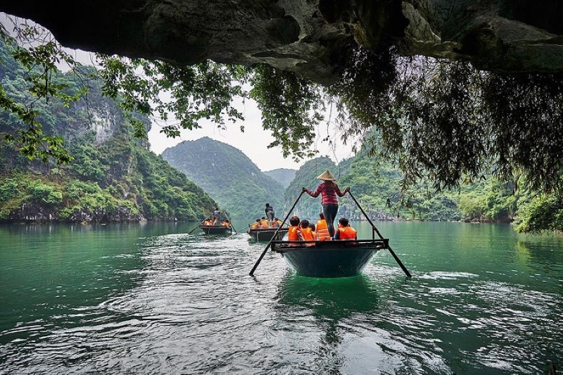 Khu du lịch Ao Dong Hang Luồn với vẻ đẹp thơ mộng tại Hà Nam 4