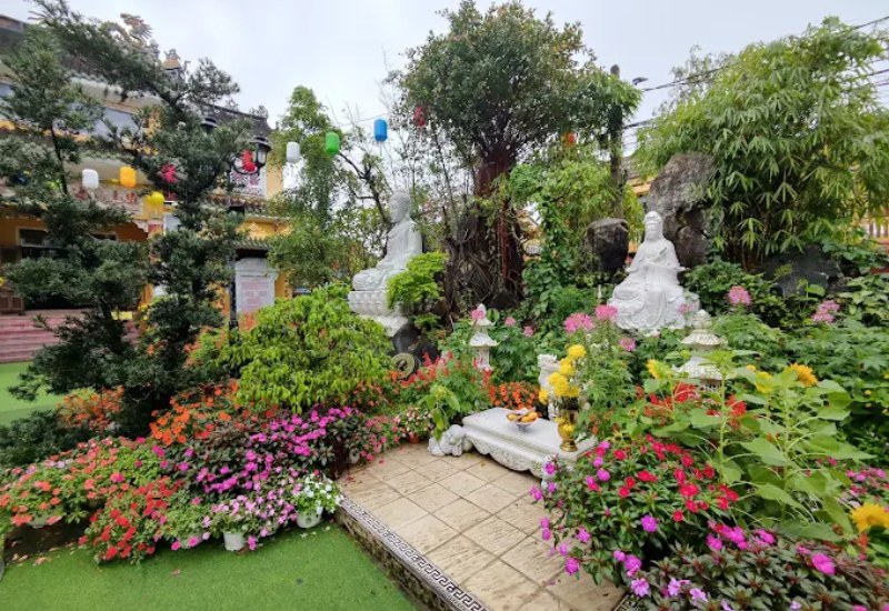 Chùa Pháp Bảo: Chốn thiêng liêng, cổ kính giữa lòng phố cổ 6