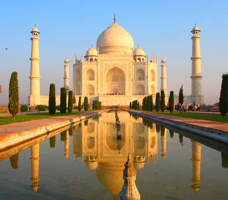 Kiệt tác kiến trúc đền Taj Mahal vang danh Ấn Độ