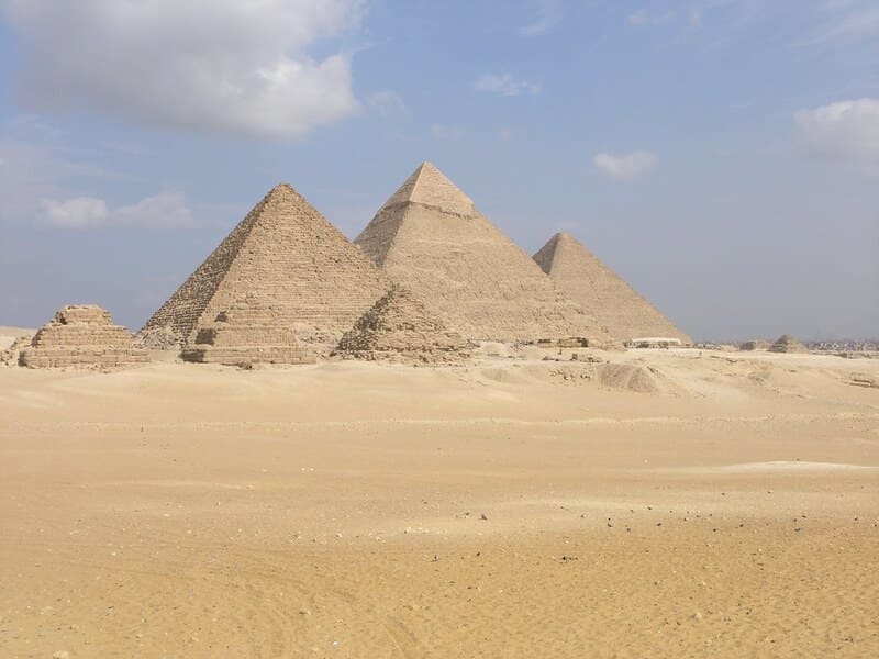 Quần thể kim tự tháp Giza, kỳ quan bí ẩn bậc nhất tại Ai Cập 11
