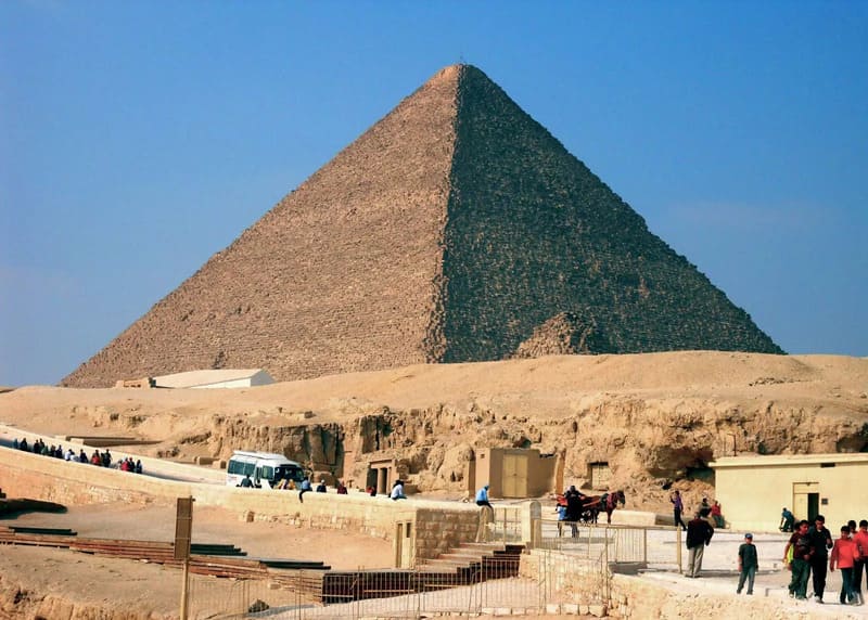 Quần thể kim tự tháp Giza, kỳ quan bí ẩn bậc nhất tại Ai Cập 9