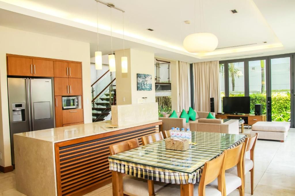 Kim's Ocean view Villa Danang, không gian xanh mát bên bờ biển 6