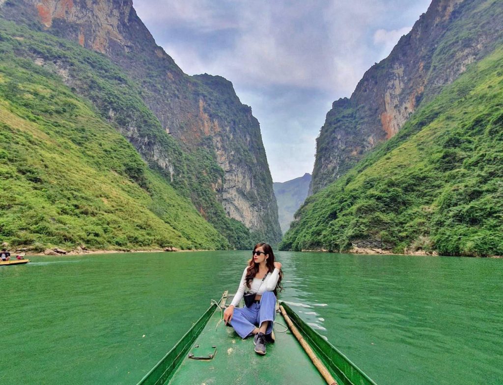 Kinh nghiệm đi thuyền vượt sông Nho Quế ngắm vẻ đẹp của thiên nhiên Hà Giang 7
