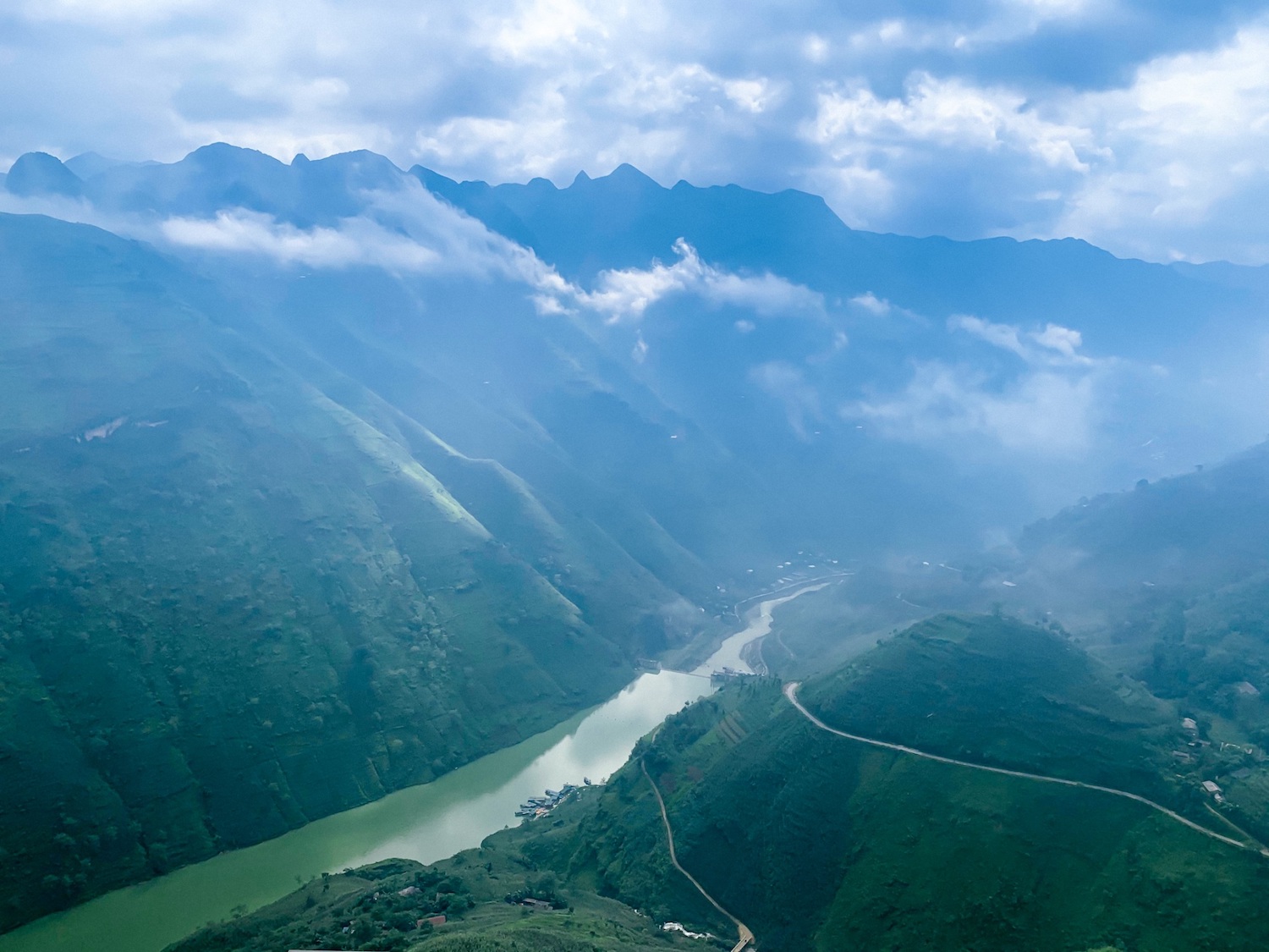 Kinh nghiệm đi thuyền vượt sông Nho Quế ngắm vẻ đẹp của thiên nhiên Hà Giang 2