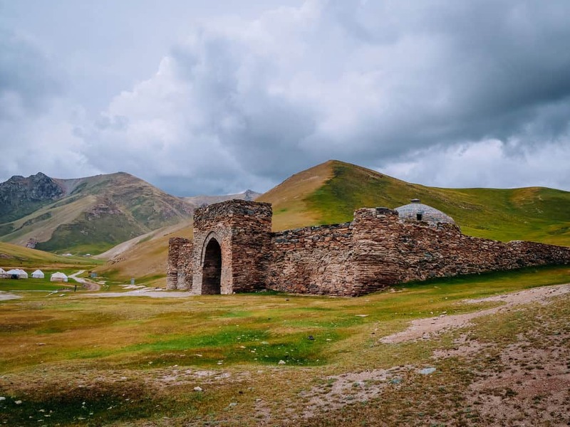 Vén màn Kyrgyzstan, khám phá miền đất hoang sơ ở Trung Á 12