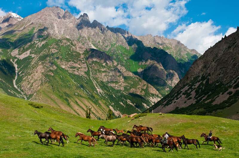 Vén màn Kyrgyzstan, khám phá miền đất hoang sơ ở Trung Á 3