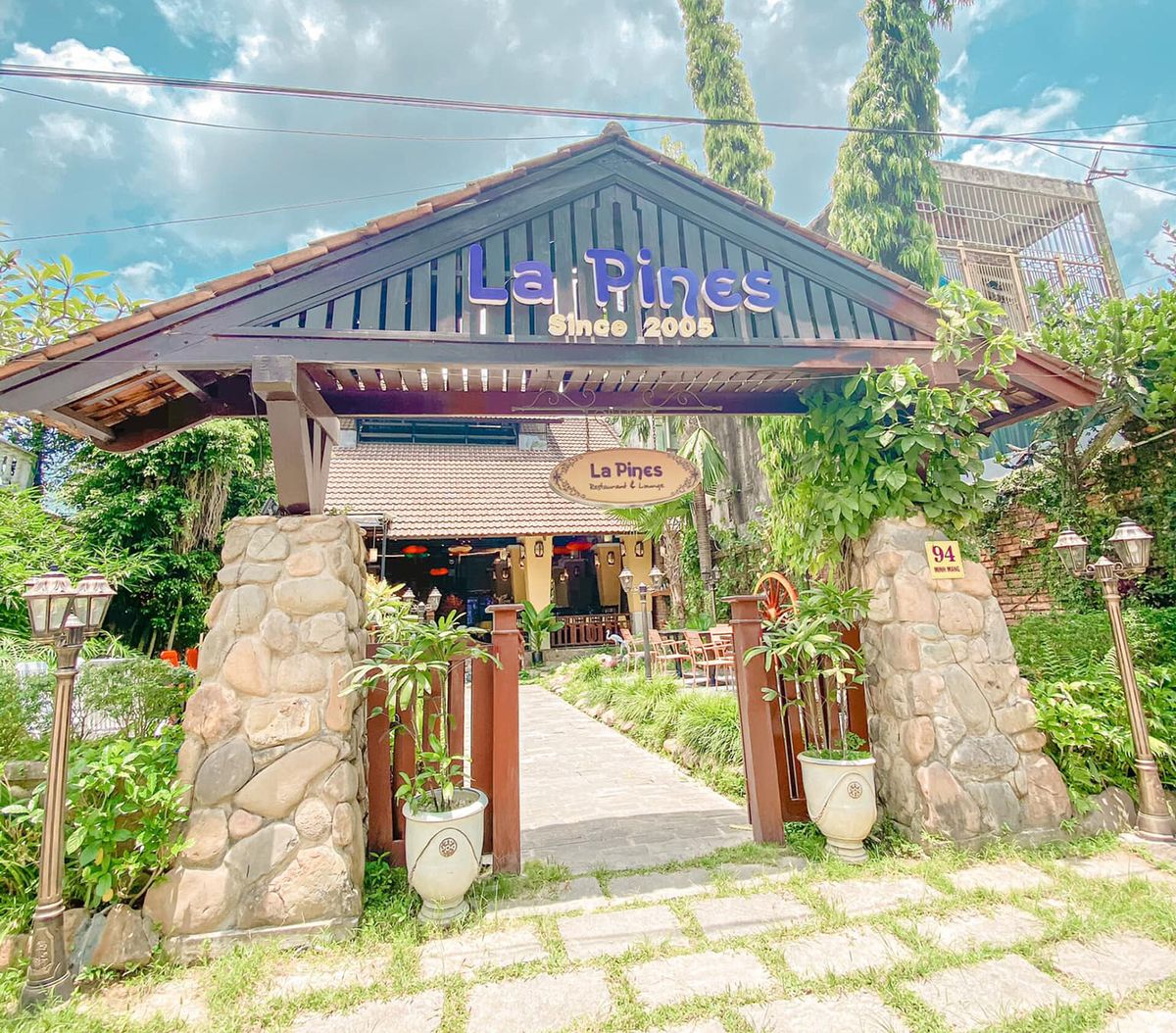 La Pines Restaurant - Nhà hàng Á Âu hàng đầu tại Huế 2