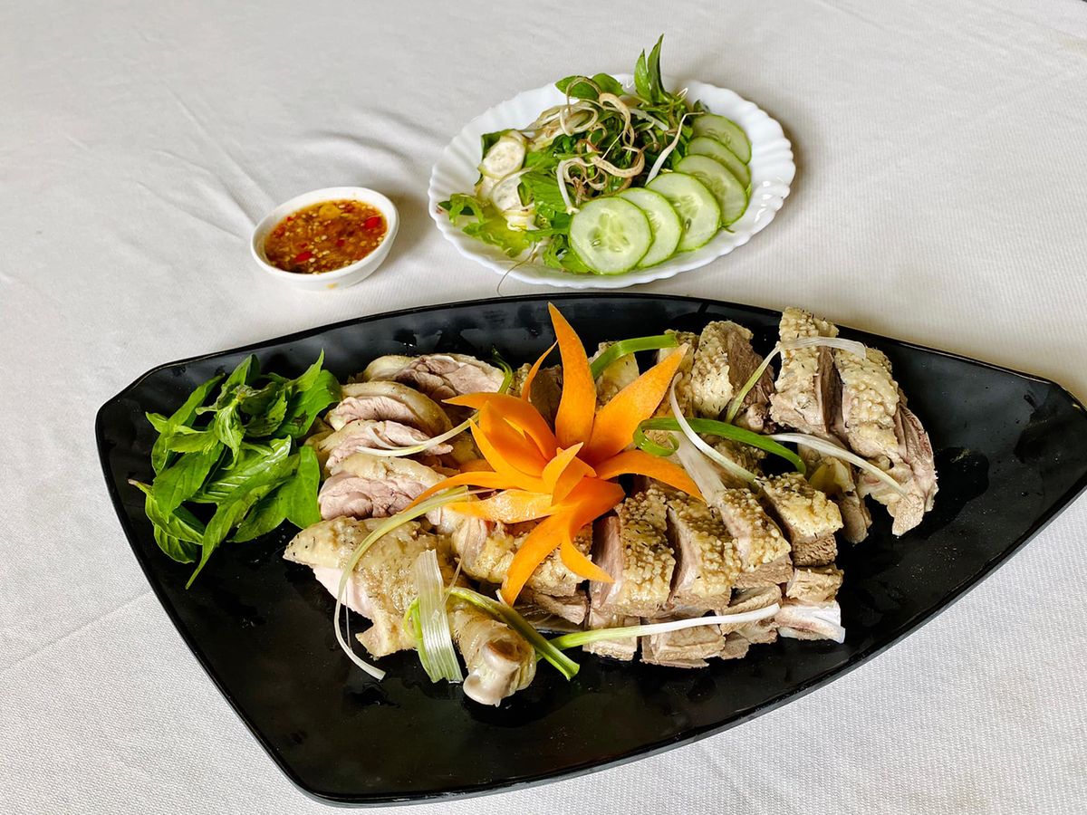 La Pines Restaurant - Nhà hàng Á Âu hàng đầu tại Huế 7