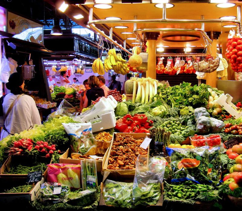 Phố đi bộ La Rambla: Trái tim sôi động của Barcelona 3