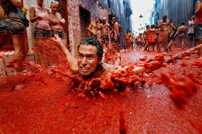 Lễ hội cà chua La Tomatina thú vị 'nhuộm đỏ' Tây Ban Nha 6