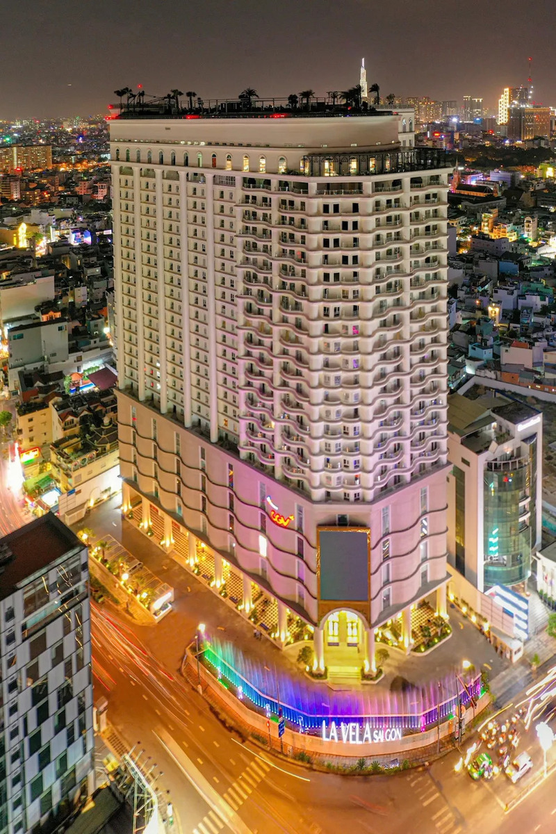 La Vela Saigon Hotel, trải nghiệm hồ bơi vô cực tầng 27 siêu thực 2