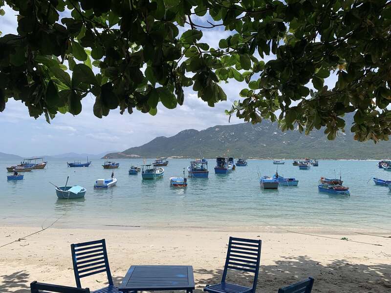 Làng chài Ninh Vân thanh bình bên bờ biển Nha Trang 11