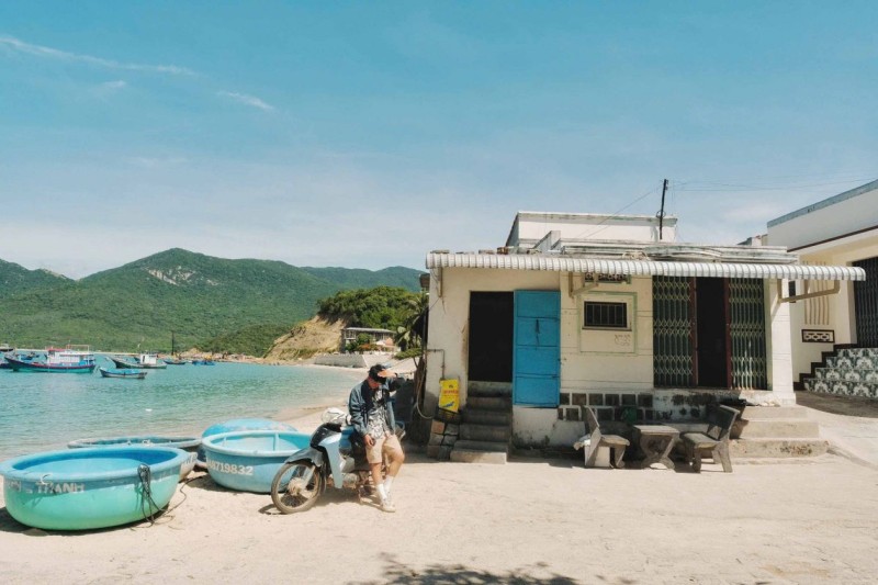 Làng chài Ninh Vân thanh bình bên bờ biển Nha Trang 9