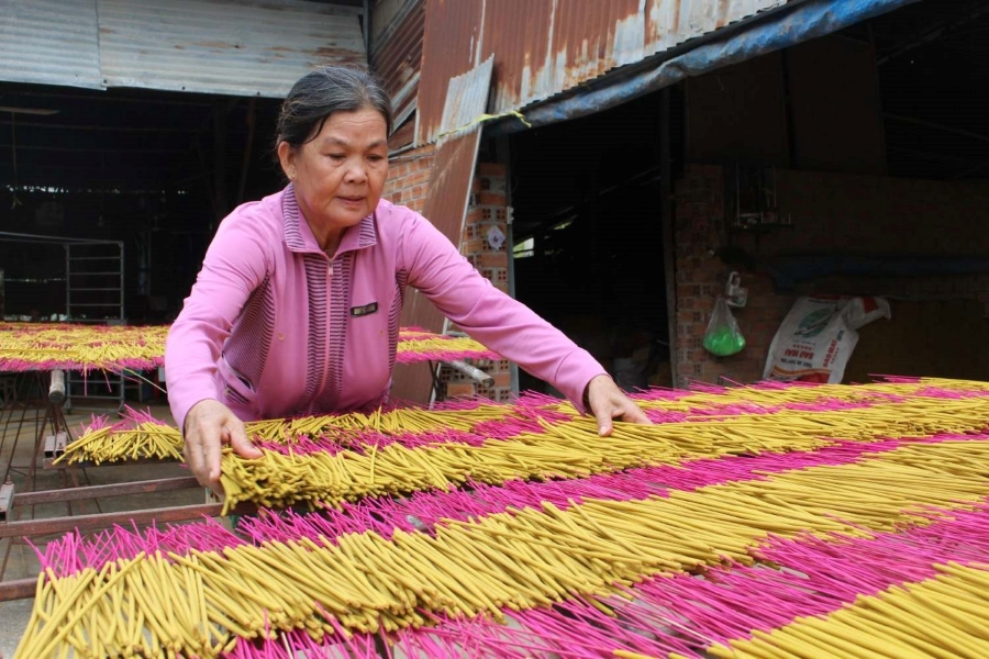 Làng nghề nhang Bình Đức nơi tạo nên hương thơm nhẹ nhàng, an yên 4