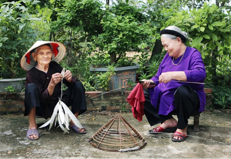 9 làng nghề nón lá nổi tiếng Việt Nam lưu giữ hồn quê qua từng đường kim 6