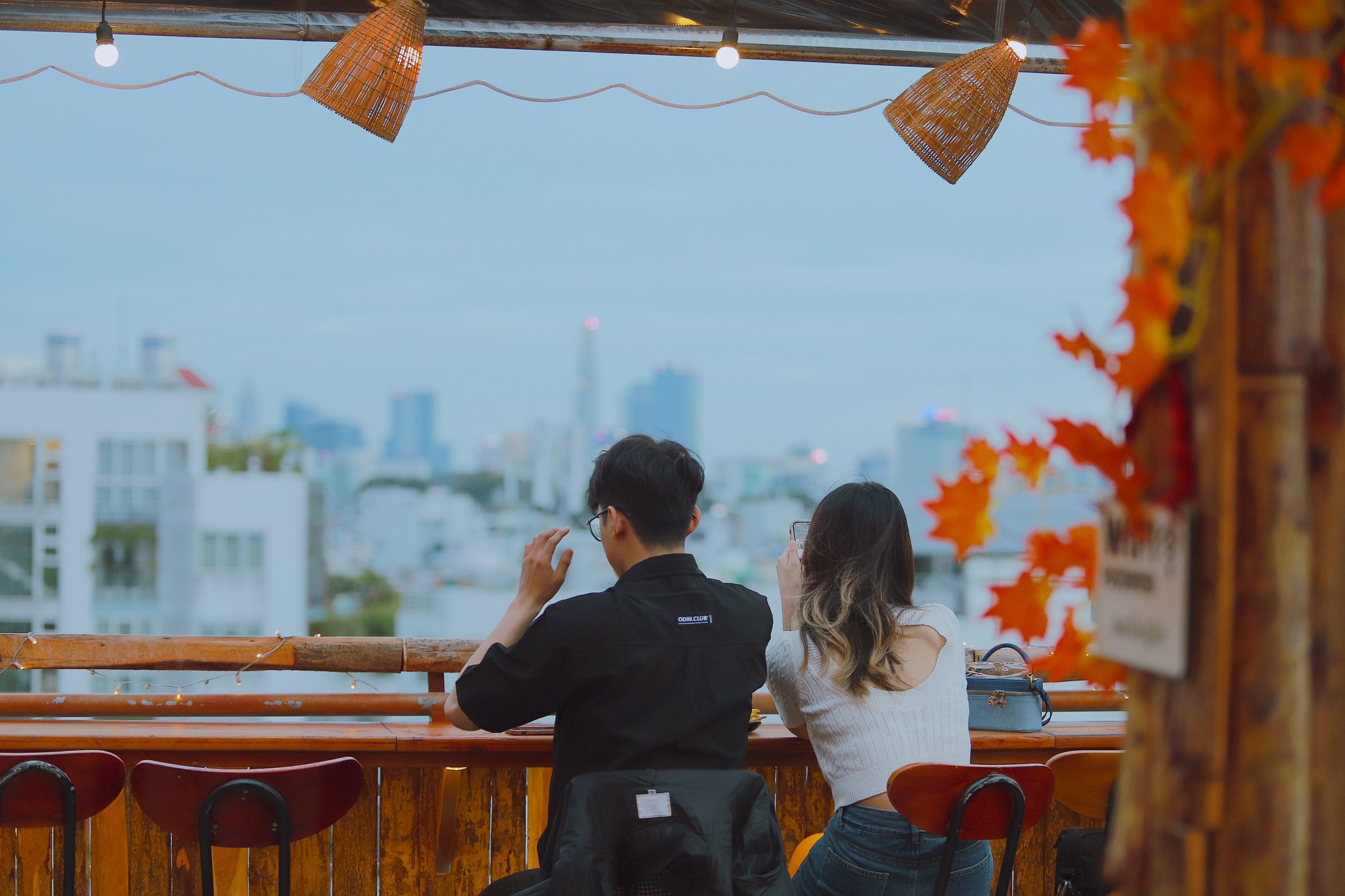 Đến Lang Thang Rooftop, thả mình vào hoàng hôn chất chill giữa lòng Sài Gòn 9