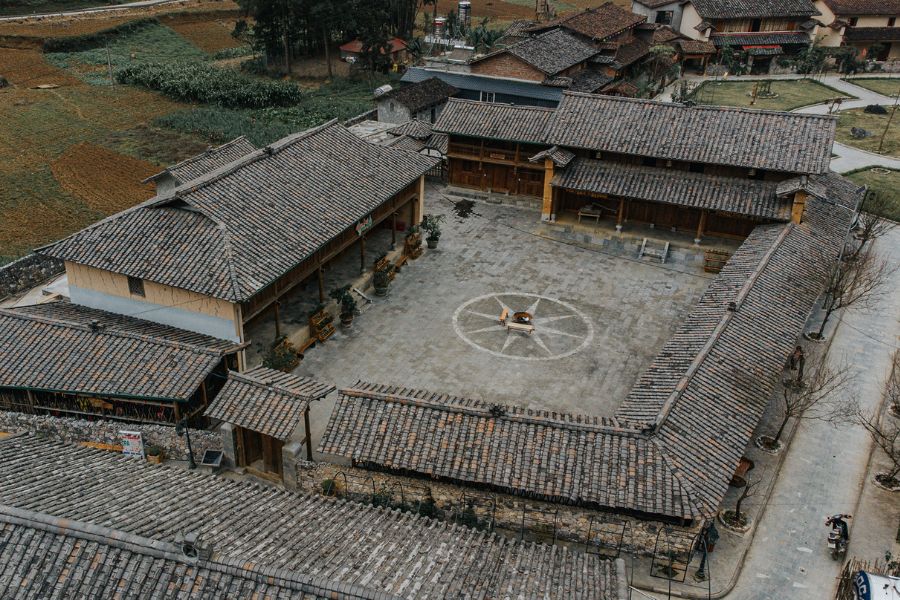 Làng văn hóa dân tộc Mông, nét kiến trúc đặc trưng vùng cao nguyên đá 9
