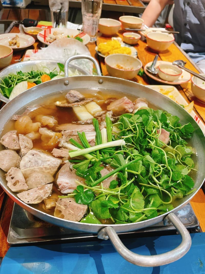 Top 8 lẩu bò Sài Gòn ngon nức tiếng bạn nên thử ngay 2