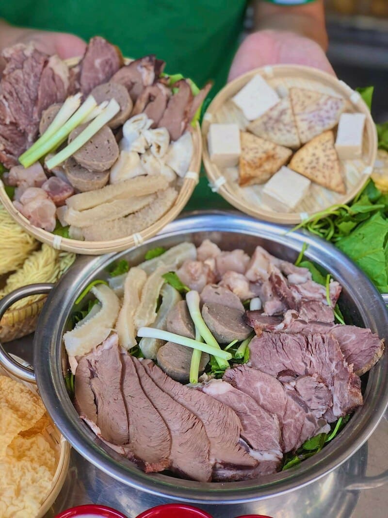 Top 8 lẩu bò Sài Gòn ngon nức tiếng bạn nên thử ngay 5