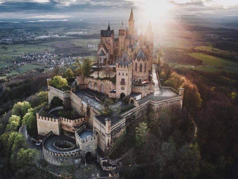 Top 10 lâu đài Châu Âu đẹp như bước ra từ truyện cổ tích 9