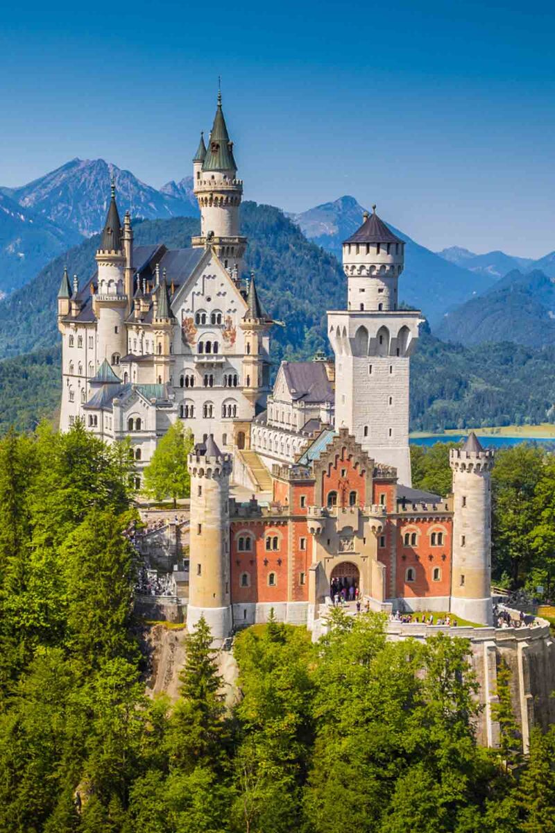 Lâu đài Neuschwanstein: Xứ sở cổ tích xây lên bởi vị 'Vua Điên' 13