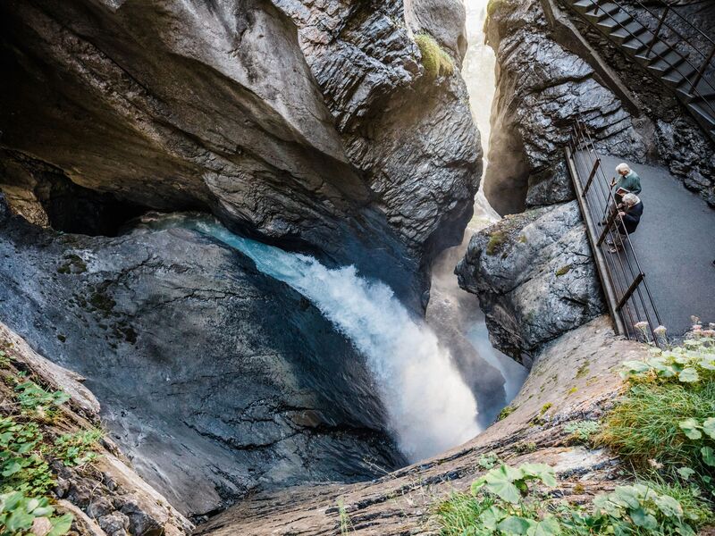 Lauterbrunnen thị trấn cổ tích ẩn sâu trong dãy núi Alps Thụy Sĩ 10