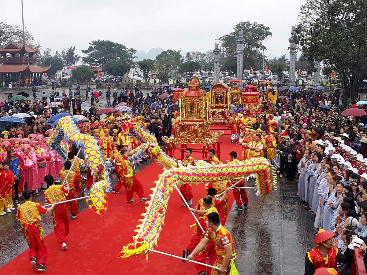 Lễ hội đền Cửa Ông - Lễ hội tưng bừng bậc nhất tỉnh Quảng Ninh