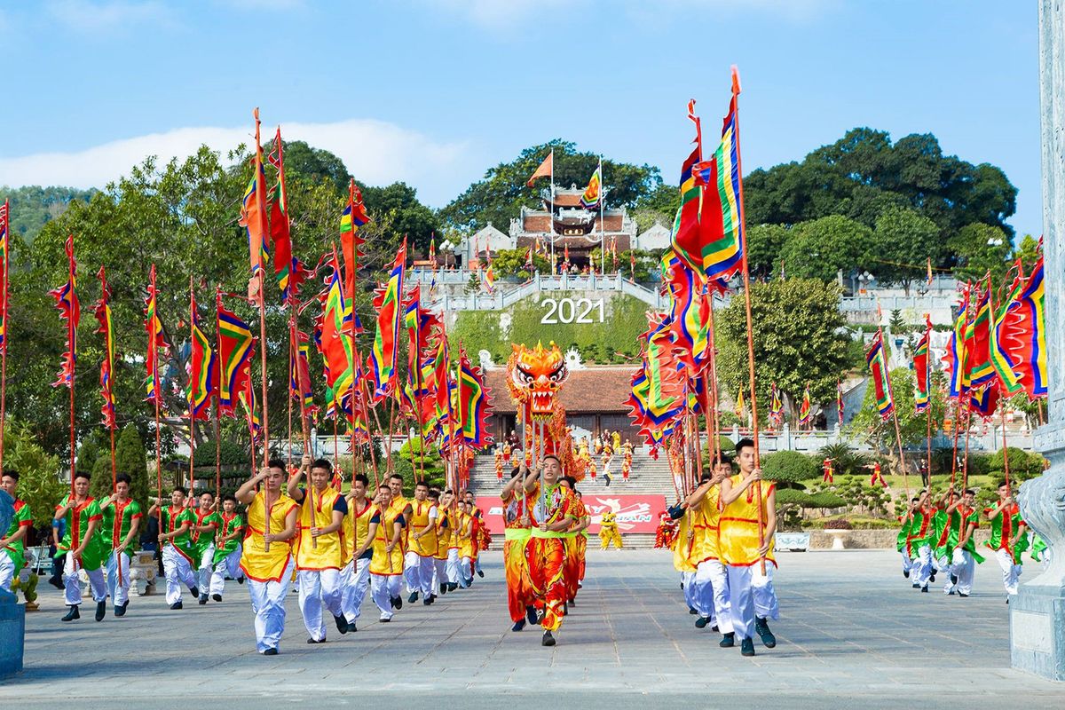 Lễ hội đền Cửa Ông - Lễ hội tưng bừng bậc nhất tỉnh Quảng Ninh 11