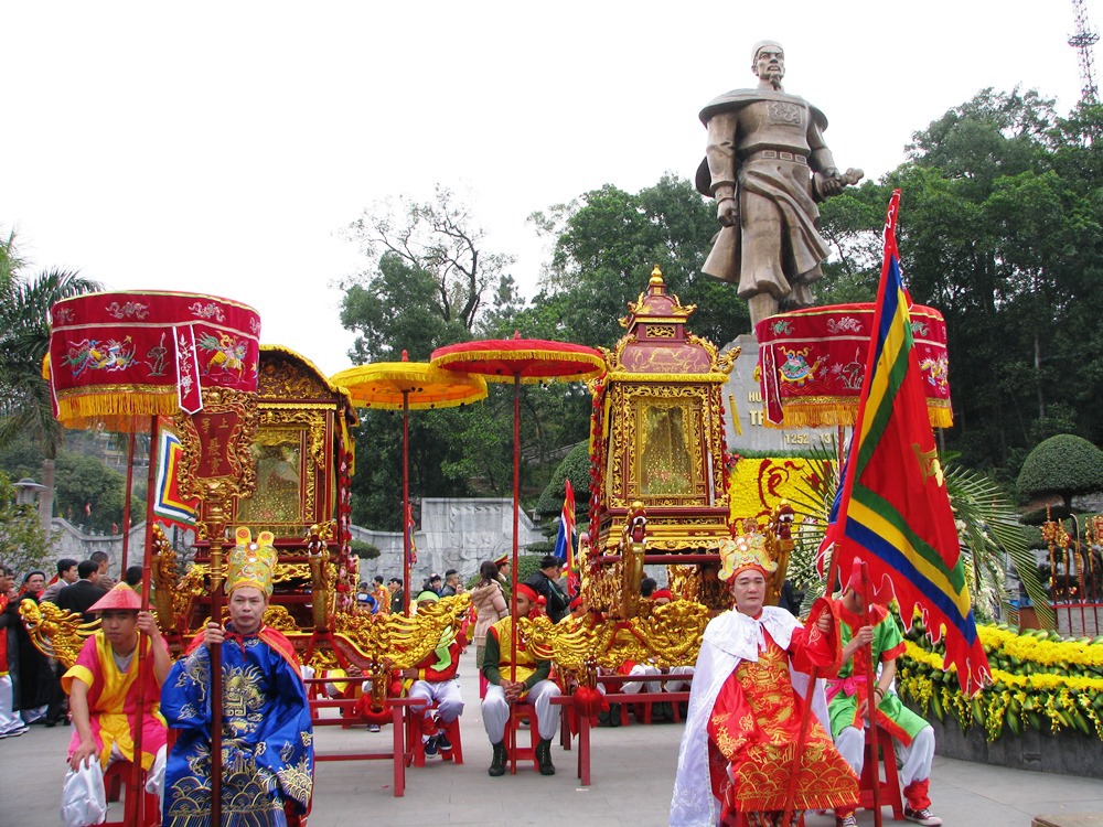 Lễ hội đền Cửa Ông - Lễ hội tưng bừng bậc nhất tỉnh Quảng Ninh 2