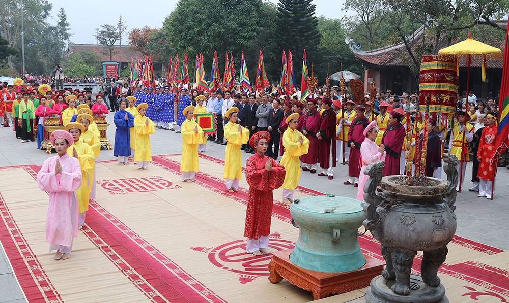 Lễ hội Đền Mẫu Thác Bà - Chốn linh thiêng trên đỉnh Hoàng Thi 7