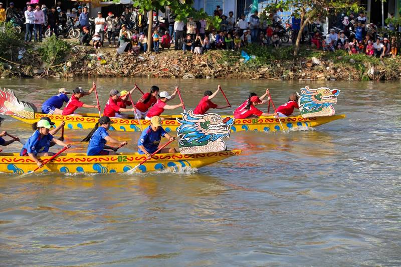 Khám phá lễ hội đua thuyền truyền thống trên đất võ Bình Định 2