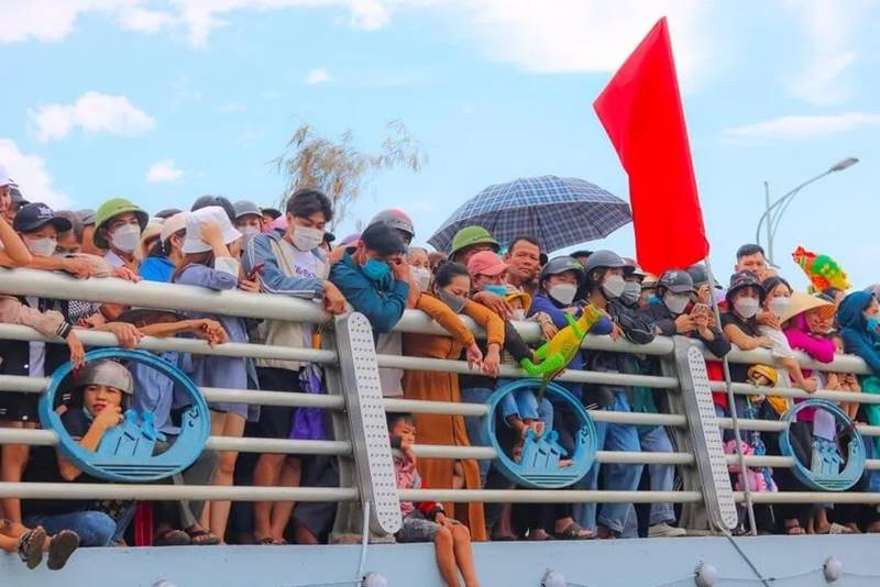 Khám phá lễ hội đua thuyền truyền thống trên đất võ Bình Định 6