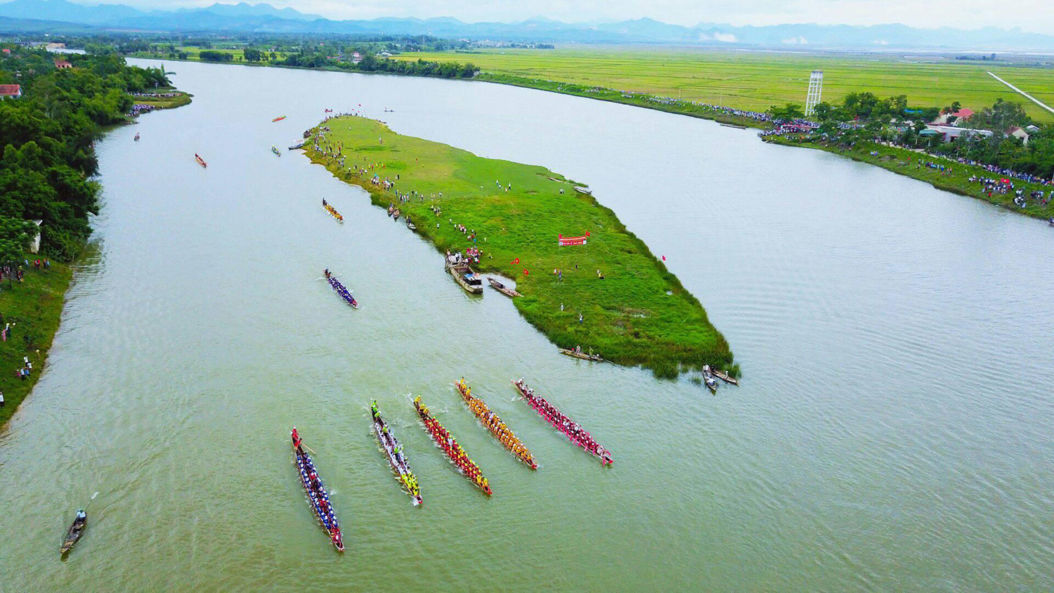 Lễ hội đua thuyền truyền thống Quảng Bình, nét văn hóa miền sông nước Lệ Thủy 2