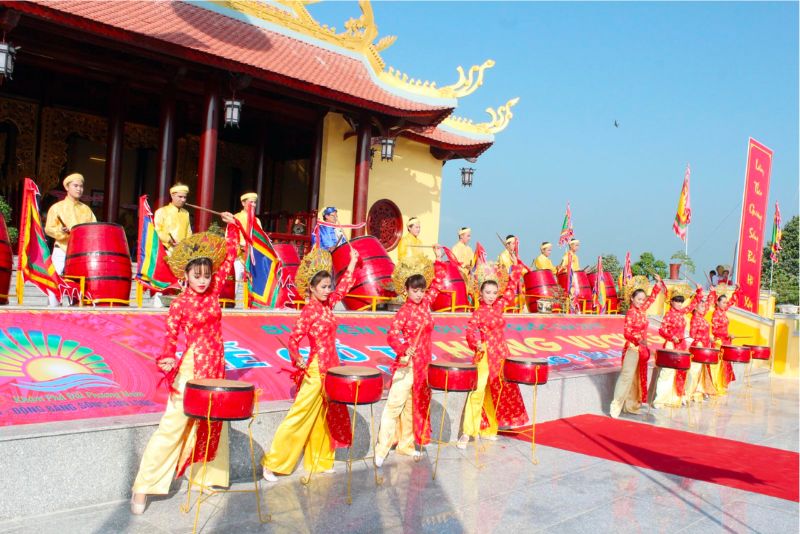 Lễ hội Giỗ Tổ Hùng Vương thu hút đông đảo tín đồ du lịch 2