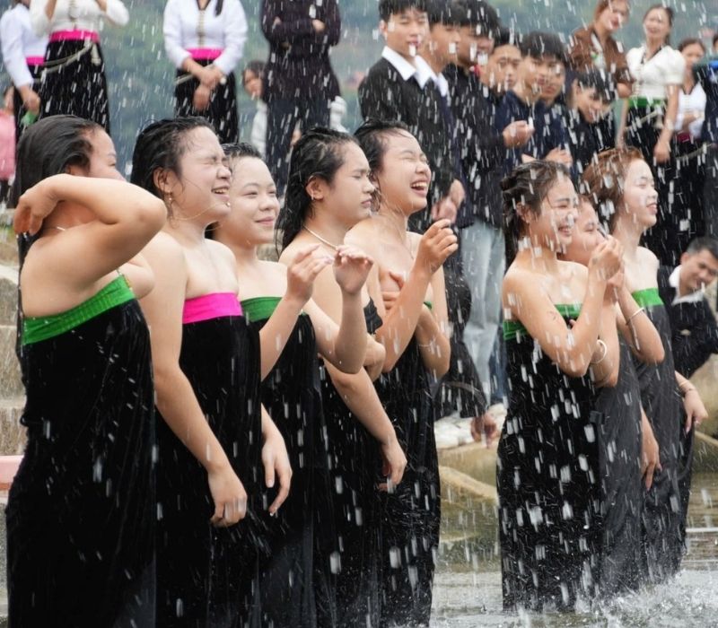 Lễ hội Gội đầu Quỳnh Nhai: Nghi lễ cuối năm người Thái trắng