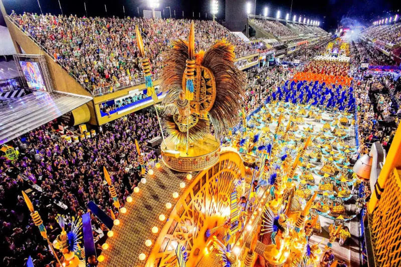 Tham gia Lễ hội Rio Carnival đầy màu sắc lớn nhất Brazil 2