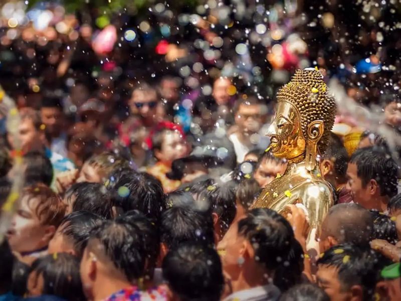 Lễ hội té nước Songkran 2024: Nét đẹp văn hóa Xứ Chùa vàng 4