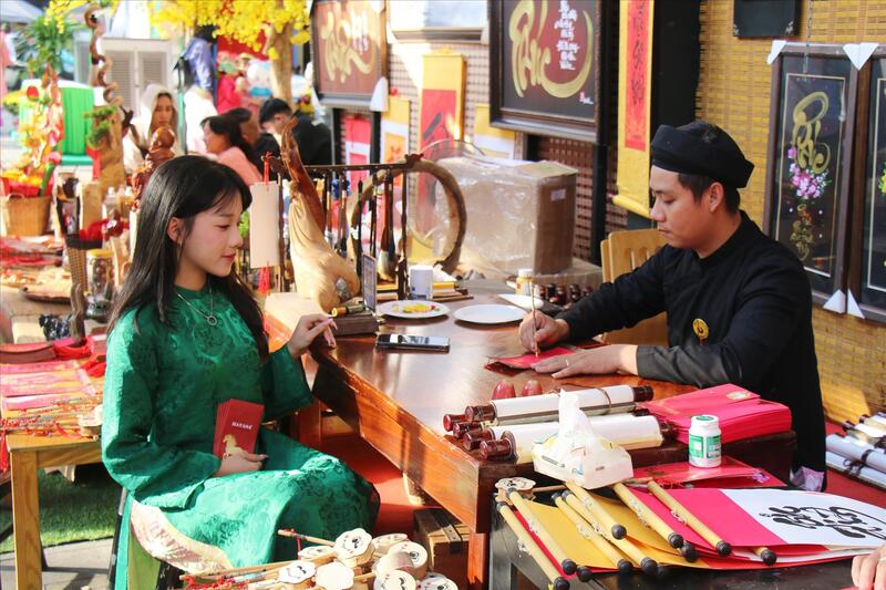 Lễ hội Tết Việt Bính Ngọ 2026 với Phố Ông Đồ rộn ràng dịp xuân 4