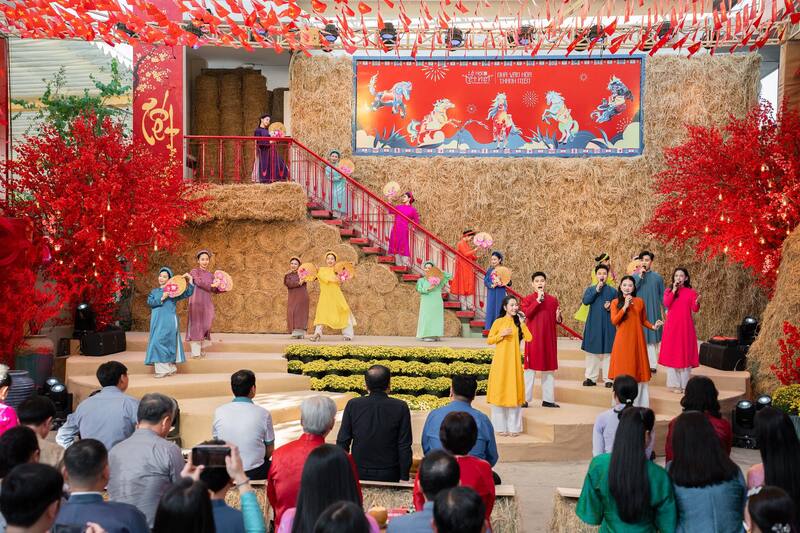 Lễ hội Tết Việt Bính Ngọ 2026 với Phố Ông Đồ rộn ràng dịp xuân 9