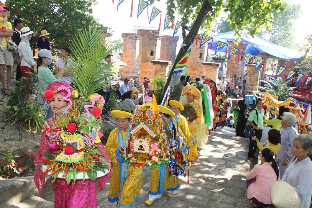 Lễ hội Tháp Bà Ponagar Nha Trang - Hòa mình vào không khí rộn ràng của lễ hội tôn giáo lớn nhất Nha Trang 2