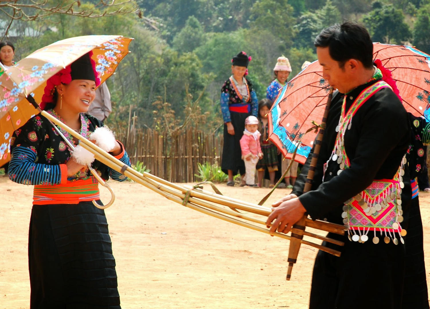 Lễ hội xuống đồng Sapa - Tưng bừng lễ hội truyền thống núi rừng Tây Bắc 5