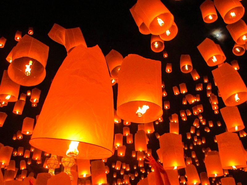 Lễ hội Yi Peng và những chiếc đèn lồng thắp sáng bầu trời Chiang Mai 6