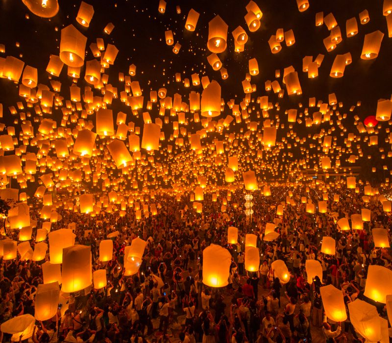 Lễ hội Yi Peng và những chiếc đèn lồng thắp sáng bầu trời Chiang Mai