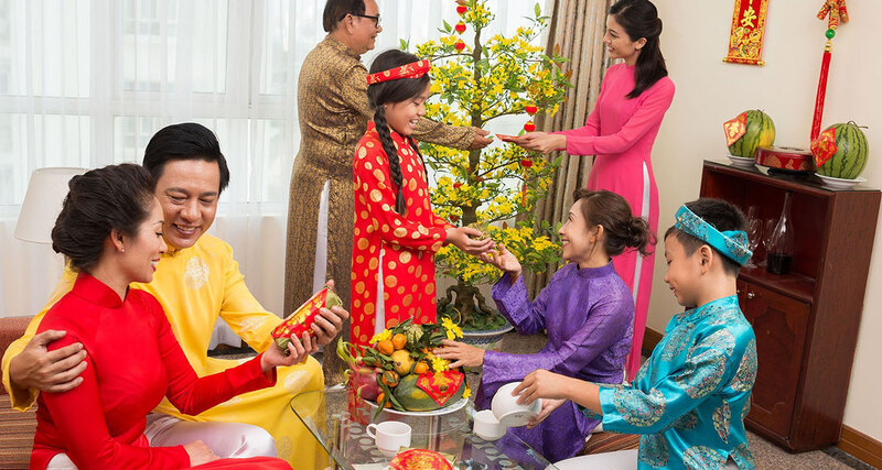 Phong bao lì xì đầu năm đỏ thắm trở thành biểu tượng của may mắn 4